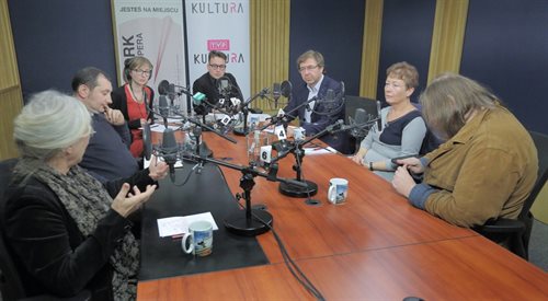 Na zdjęciu od lewej: prof. Anna Giza, prof. Mikołaj Cześnik, Barbara Schabowska, dr Tomasz Kempski i dr Marek Kochan, prof. Anna Cegieła  oraz Paweł Dunin Wąsowicz