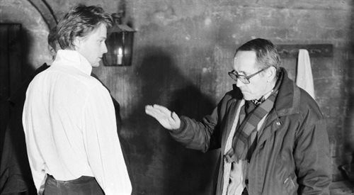 Artur Żmijewski i Tadeusz Konwicki na planie filmu Lawa w roku 1988. Aktor zawdzięcza zmarłemu niedawno twórcy niezwykły debiut na srebrnym ekranie