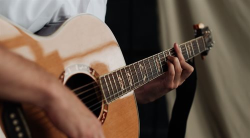 Nauka gry na gitarze klasyczne w audycji Polskiego Radia Dzieciom