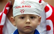 Młody polski kibic czeka na rozpoczęcie finału mistrzostw świata