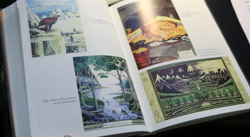 ilustracje z książki Hobbit z objaśnieniami Douglasa A. Andersona