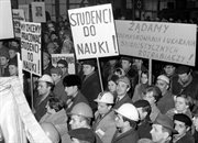Masówka robotników w Hucie Warszawa. 