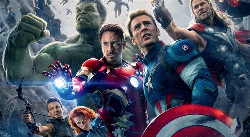 Dotychczasowe filmy Marvela stały się kasowymi przebojami. Wydaje się więc, że wchodzący do kin 7 maja obraz Avengers: Czas Ultrona zarobi dla wytwórni kolejne miliony dolarów (na zdjęciu fragment plakatu zapowiadającego ten film)