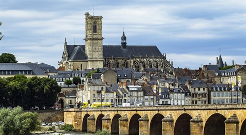 Panorama  Nevers, jednego z głównych miast Burgundii