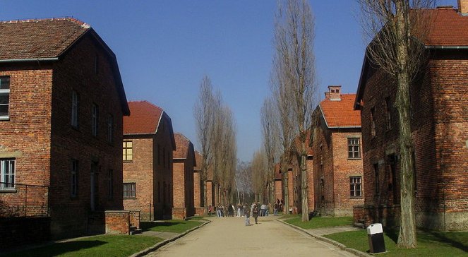 Bloki na terenie dawnego obozu koncentracyjnego Auschwitz-Birkenau