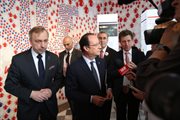 Prezydent Francji Francois Hollande, ambasador Francji w RP Pierre Buhler i minister kultury Bogdan Zdrojewski podczas otwarcia wystawy 