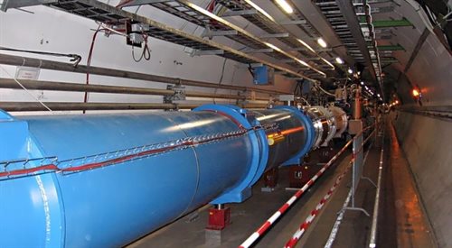 Tunel, którym puszczono cząstki neutrino
