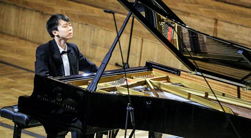 Qi Kong, pianista z Chin, którego wykonania w I i Ii etapie przesłuchań zachwyciły krytyków, werdyktem jury nie przeszedł do półfinału XVII Konkursu Chopinowskiego