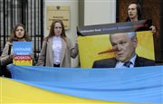 Pikieta Ukraińców, Białorusinów i Polaków pod ambasadą Rosji w Warszawie, przeciwko agresji i wojennej polityce Moskwy