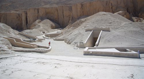 Wejście do jednego z grobowców w egipskiej Dolinie Królów