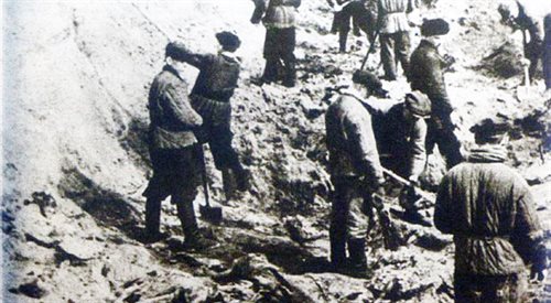 Ekshumacja masowych grobów w Katyniu w 1943 roku