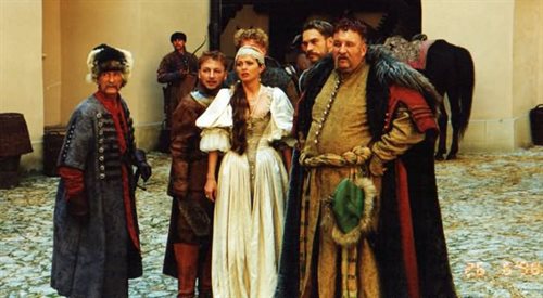 W filmie Ogniem i mieczem w reżyserii Jerzego Hoffmana wystąpili m. in. Izabella Scorupco i Michał Żebrowski. Premiera obrazu odbyła się w 1999 roku