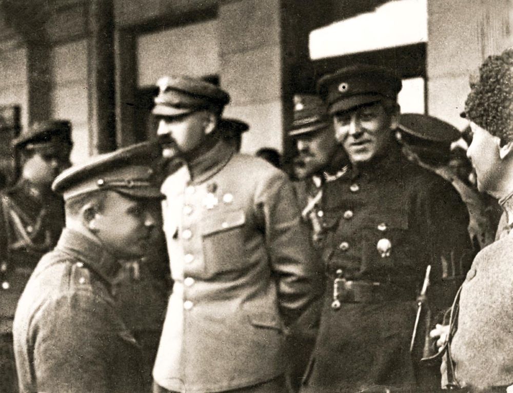 Spotkanie Józefa Piłsudskiego i Symona Petlura w Kijowie latem 1920 roku. Źródło: Wikimedia commons/Domena publiczna