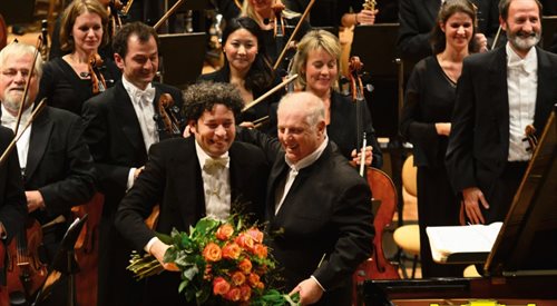 Fragment okładki Brahms, Koncerty fortepianowe, Daniel Barenboim, Staatskapelle Berlin, Gustavo Dudamel