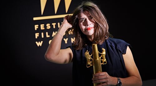 Reżyser i producent filmu BodyCiało Małgorzata Szumowska ze Złotymi Lwami za najlepszy film festiwalu