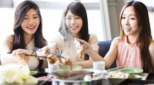 W Chinach hot pot to nie tylko danie, ale także sposób na spędzanie czasu z przyjaciółmi (zdjęcie ilustracyjne)