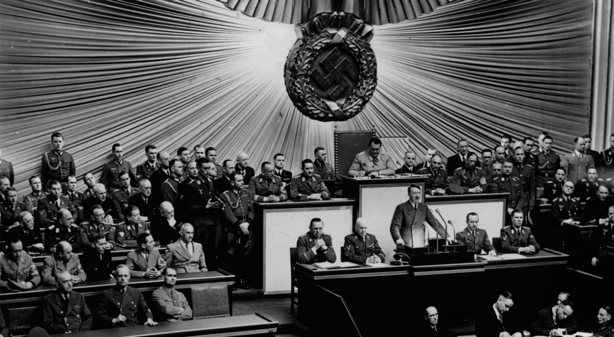 Adolf Hitler przemawia w Reichstagu 4 maja 1941 roku