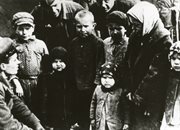 Spotkanie żołnierzy Armii Czerwonej z dziećmi, jesień 1939