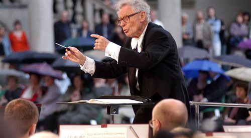 Stanisław Skrowaczewski nazywany jest najstarszym dyrygentem na świecie. Choć ma już 93 lata, wciąż występuje na najważniejszych scenach muzycznych na świecie
