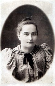 Joanna z Sienkiewiczów Olszewska (babcia Witolda), Kursk, 1889.