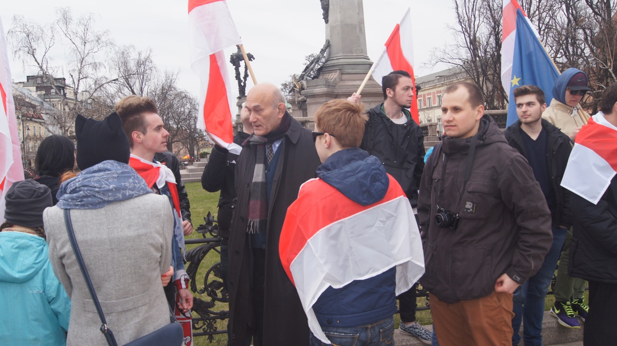 Zianon Paźniak na demonstracji 25 marca 2017 roku w Warszawie