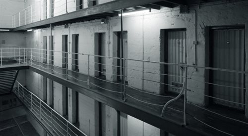 Więzienny korytarz. Zdjęcie ilustracyjne