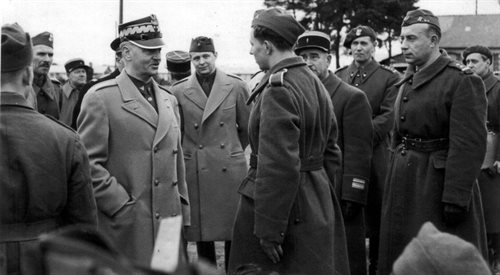 Generał Władysław Sikorski  spotyka się z żołnierzami