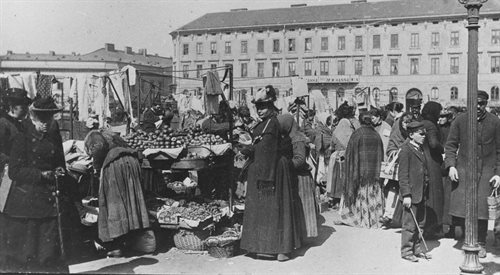Warszawa przed 1918 - targ na placu Za Żelazną Bramą
