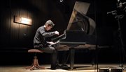 Marcin Masecki gra Nokturny Chopina na urodzinach Dwójki