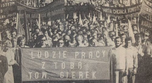 Jeden z wieców poparcia dla władzy komunistycznej zorganizowany po robotniczym buncie w czerwcu 1976