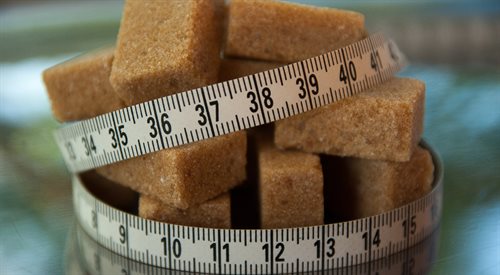 Według najnowszych badań jedzenie cukru rano uchroni nas przed jego spożywaniem w ciągu dnia. Ale czy na pewno? (Pierwsze SłyszęCzwórka)