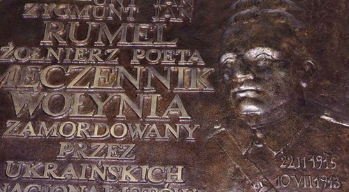 Tablica upamiętniająca Zygmunta Rumla w al. Ujazdowskich w Warszawie