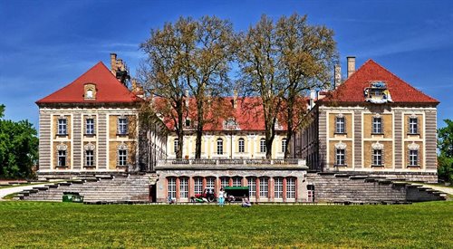 Barokowy pałac Lobkowitzów w Żaganiu, w którym mieszkała m.in. księżna Dorota. Dziś mieści się tu Żagański Pałac Kultury