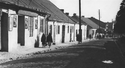 Jedna z ulic Miechowa, lata 30. XX wieku