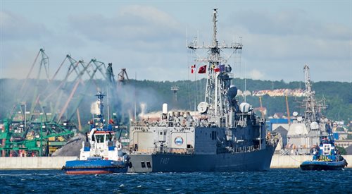 Turecka fregata rakietowa TCG Goksu wpływa do portu w Gdyni