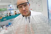  Polscy naukowcy dokonali przełomowego odkrycia - opracowana przez nich metoda zwiększania trwałości i produktywności mRNA może spowodować rewolucję w opracowywaniu szczepionek na raka