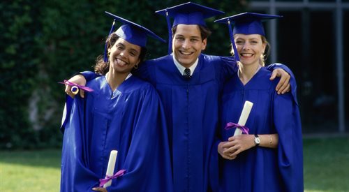 Szczególnym rodzajem studiów podyplomowych są studia MBA. W ofercie Uniwersytetu Warszawskiego są 154 kierunki - w kraju i za granicą