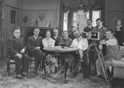 Aktorzy i realizatorzy filmu Rok 1914, trzecia z lewej Jadwiga Smosarska, 1931 rok - 