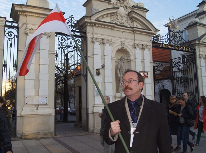 Wiaczesław Siwczyk na demonstracji w Warszawie. Zdjęcie archiwalne