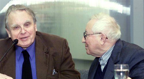 Czesław Miłosz i Tadeusz Różewicz podczas Międzynarodowych Targów Książki we Frankfurcie nad Menem, 2000 r.