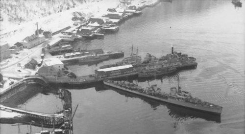 Niemieckie niszczyciele w porcie w Narwiku (dokładna data nieznana). WikipediaccBundesarchiv.