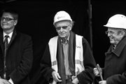 Wojciech Kilar podczas wmurowania kamienia węgielnego pod budowę nowej siedziby NOSPR