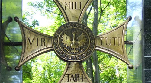 Order Virtuti Militari na Cmentarzu Powązkowskim