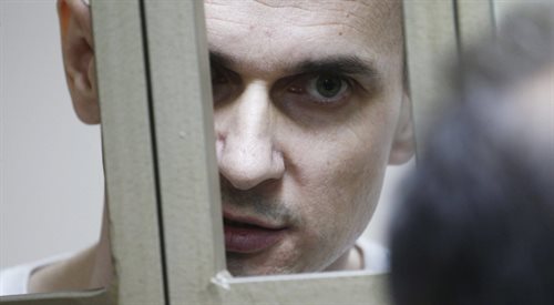 Wyrok w sprawie Ołeha Sencowa (na zdjęciu) wpisuje się w trwającą od 2012 roku strategię uciszania społeczeństwa obywatelskiego na terytorium Rosji i na Krymie - mówiła w Dwójce Aleksandra Zielińska