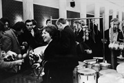 Marta Ptaszyńska po wykonaniu utworu „27’10.554” Johna Cage’a, Sala Kameralna Filharmonii Narodowej, Warszawska Jesień, 1971 
