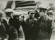 Mieszkańcy Kresów w rozmowie z żołnierzami Armii Czerwonej, wrzesień 1939