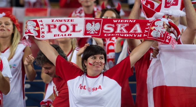 Polscy kibice podczas meczu z Francją na siatkarskich mistrzostwach świata