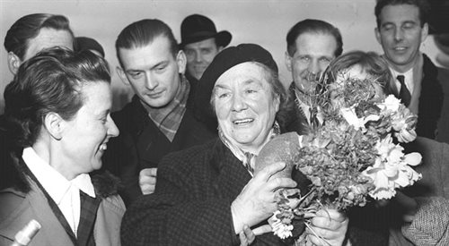 Powitanie powracającej w 1957 r. do Polski Zofii Kossak-Szczuckiej