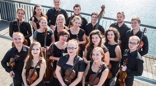 Elbląska Orkiestra Kameralna została powołana w październiku 2007 roku. Muzykami Orkiestry są młodzi i utalentowani absolwenci gdańskiej Akademii Muzycznej, w dużej części zaczynający edukację w Zespole Państwowych Szkół Muzycznych w Elblągu  laureaci wielu konkursów solowych i kameralnych.