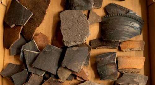 Odkrycia w jednym ze śmietnisków to konkretne przedmioty z XV wieku - przed wszystkim pozostałości ceramiki kuchennej